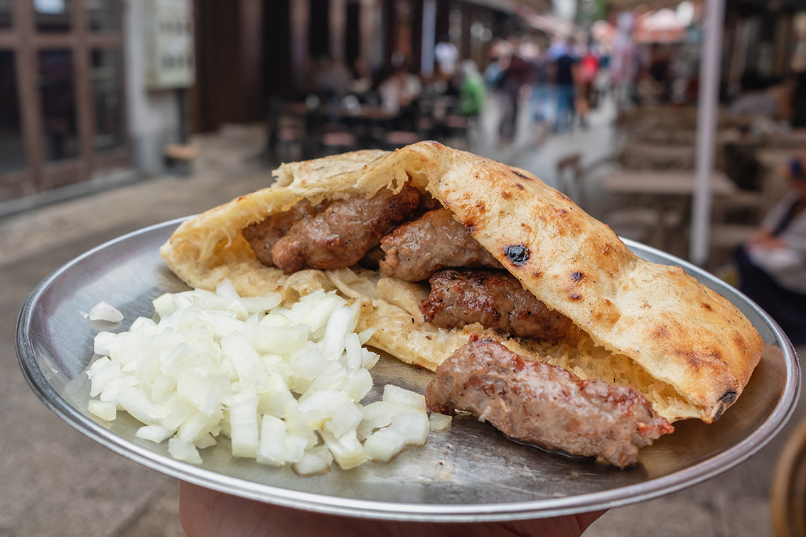 Ćevapi sa lukom, putovanje u Sarajevo, autobusni putovanje, garantirani polazak